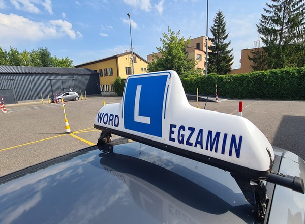 Do egzaminów na prawo jazdy podchodzą po 100 razy. NIK: "jest gorzej niż źle"