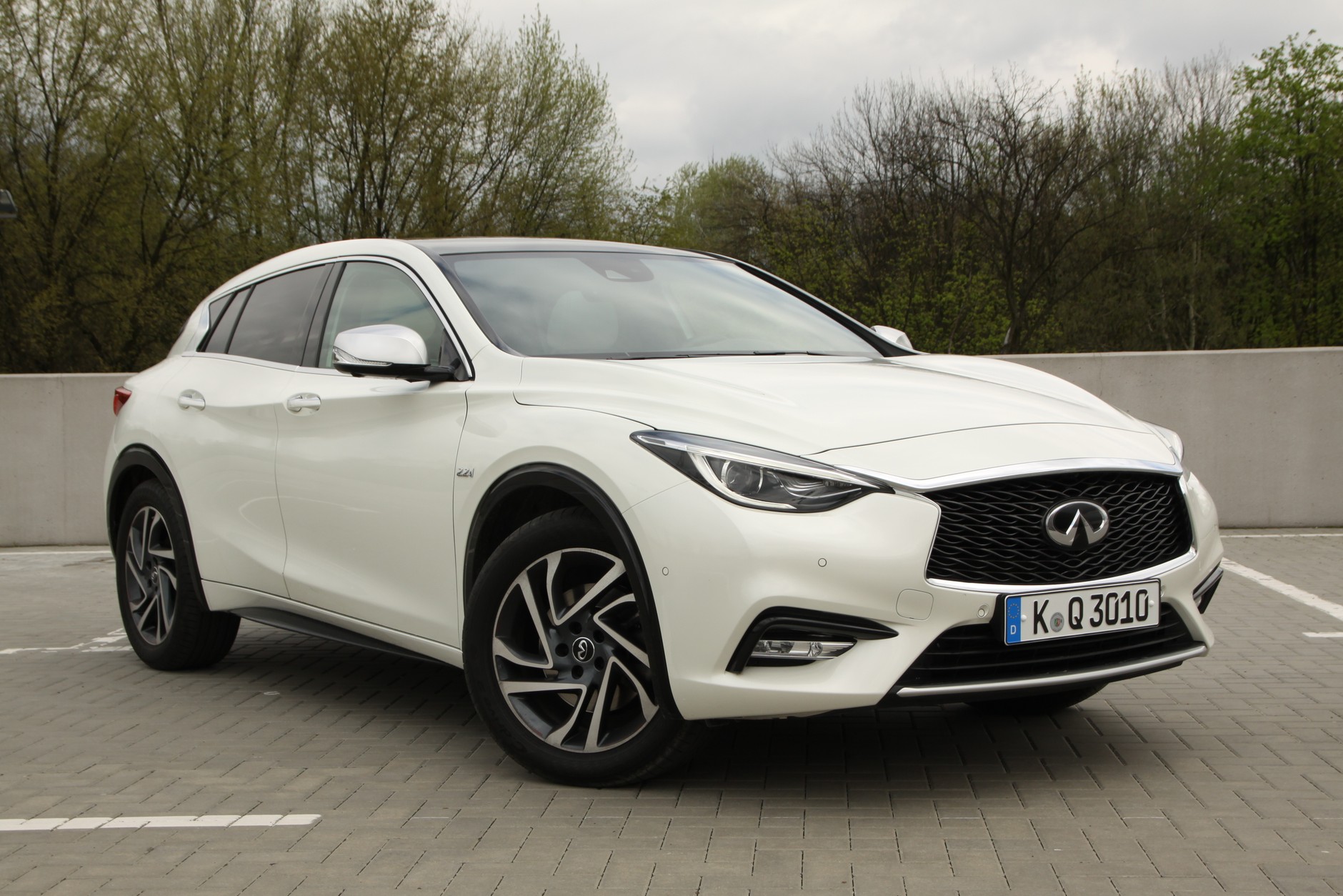 Infiniti Q30 2.2d DCT AWD
