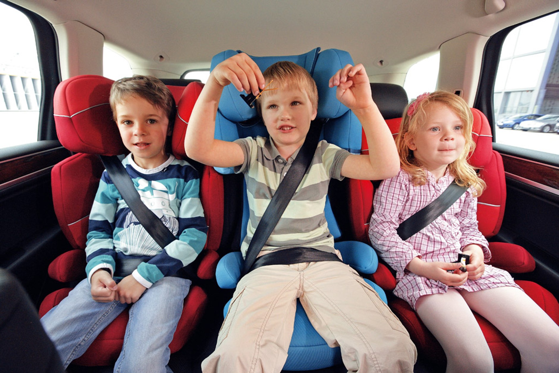 Foteliki samochodowe