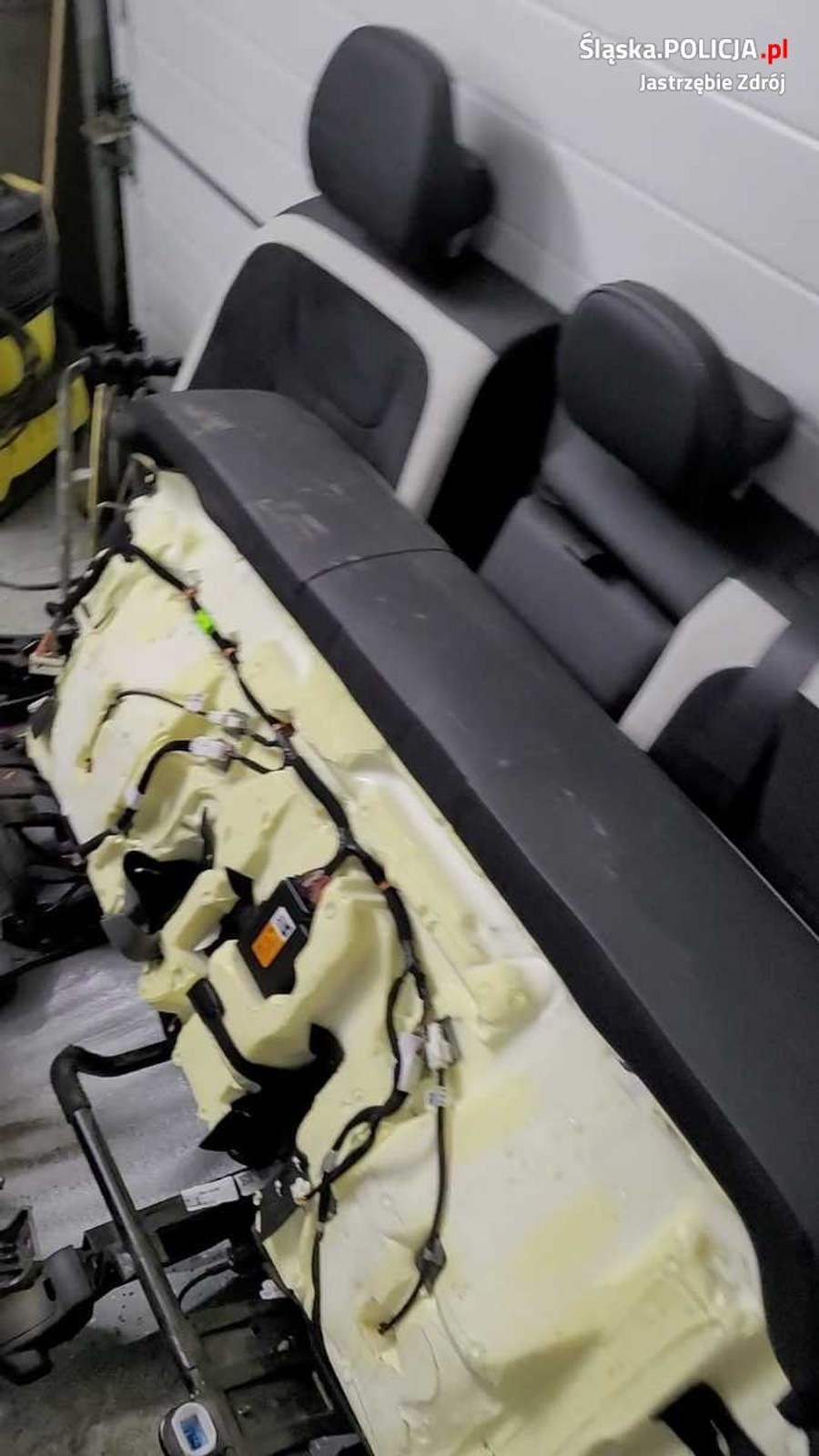 Policjanci odzyskali skradziony samochód i zlikwidowali tzw. dziuplę