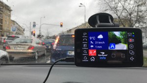 Trzy w jednym: AutoMapa, Yanosik i rejestrator