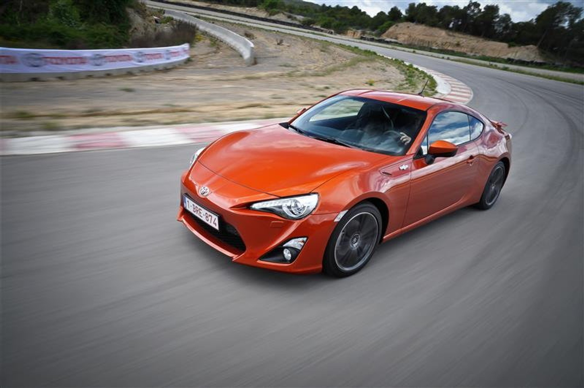 Toyota: wyprzedaż rocznika 2015