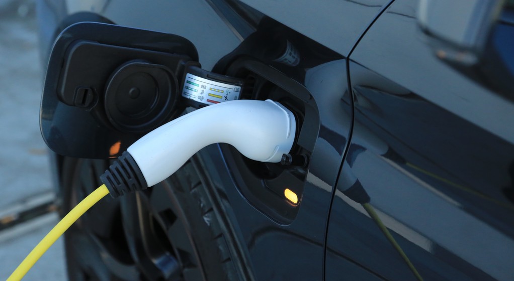 Ładowanie hybrydy plug-in