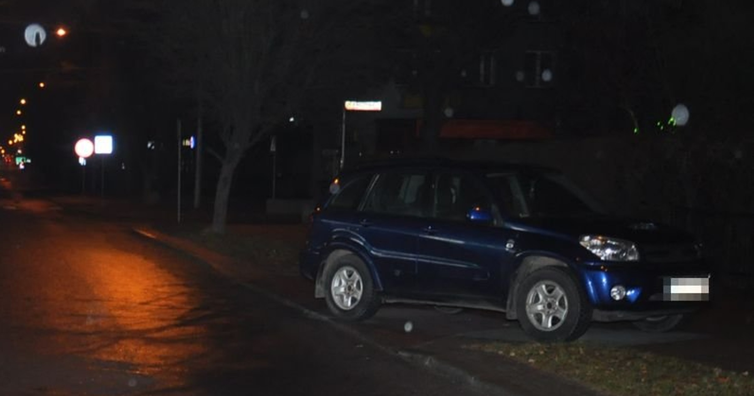 19-latek potrącił 34-latkę na przejściu dla pieszych. Prawo jazdy miał od trzech dni