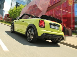 MINI John Cooper Works Cabrio – wesołe ciasteczko