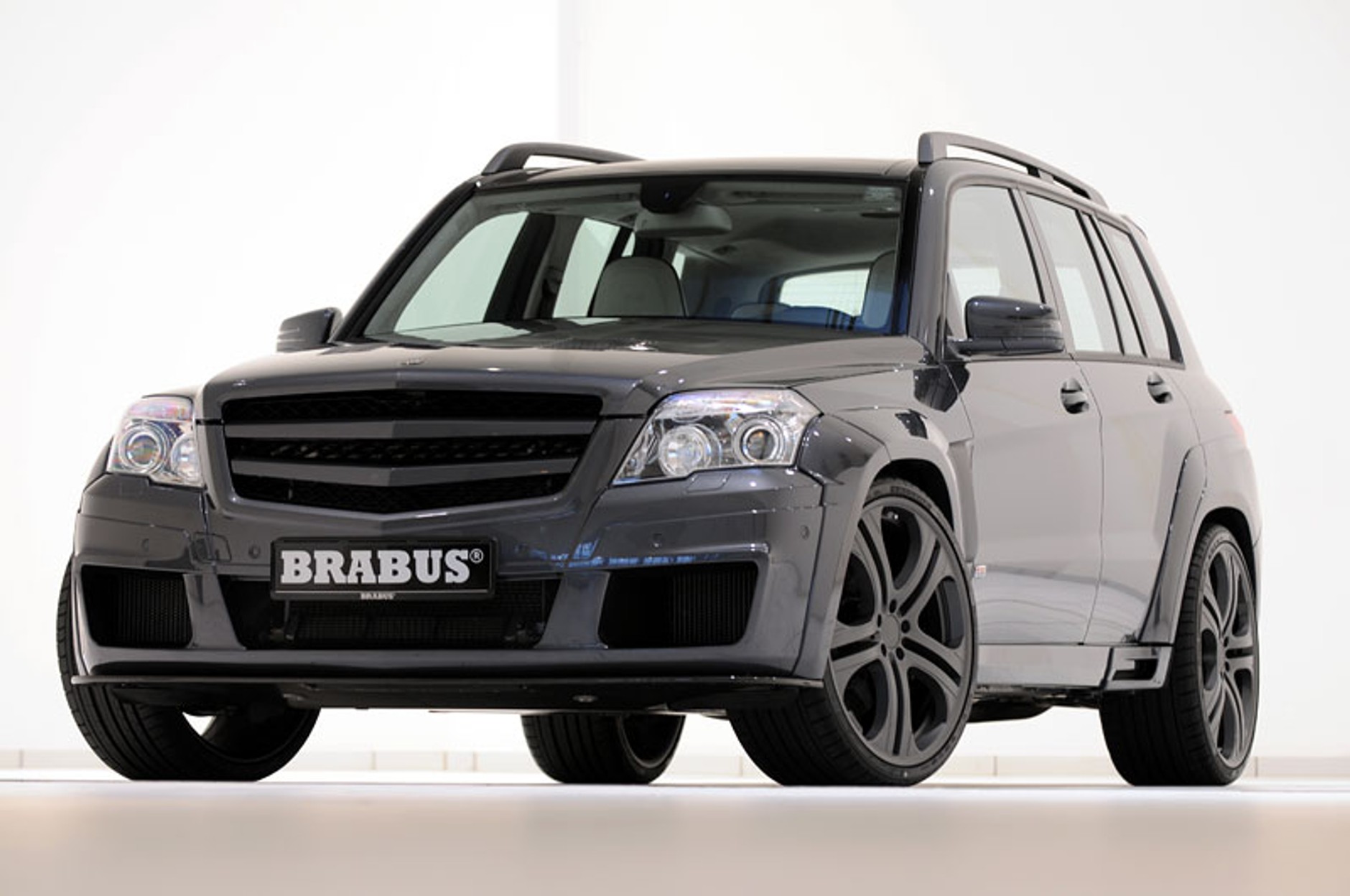 Najszybszy SUV świata to Mercedes GLK Brabus V12