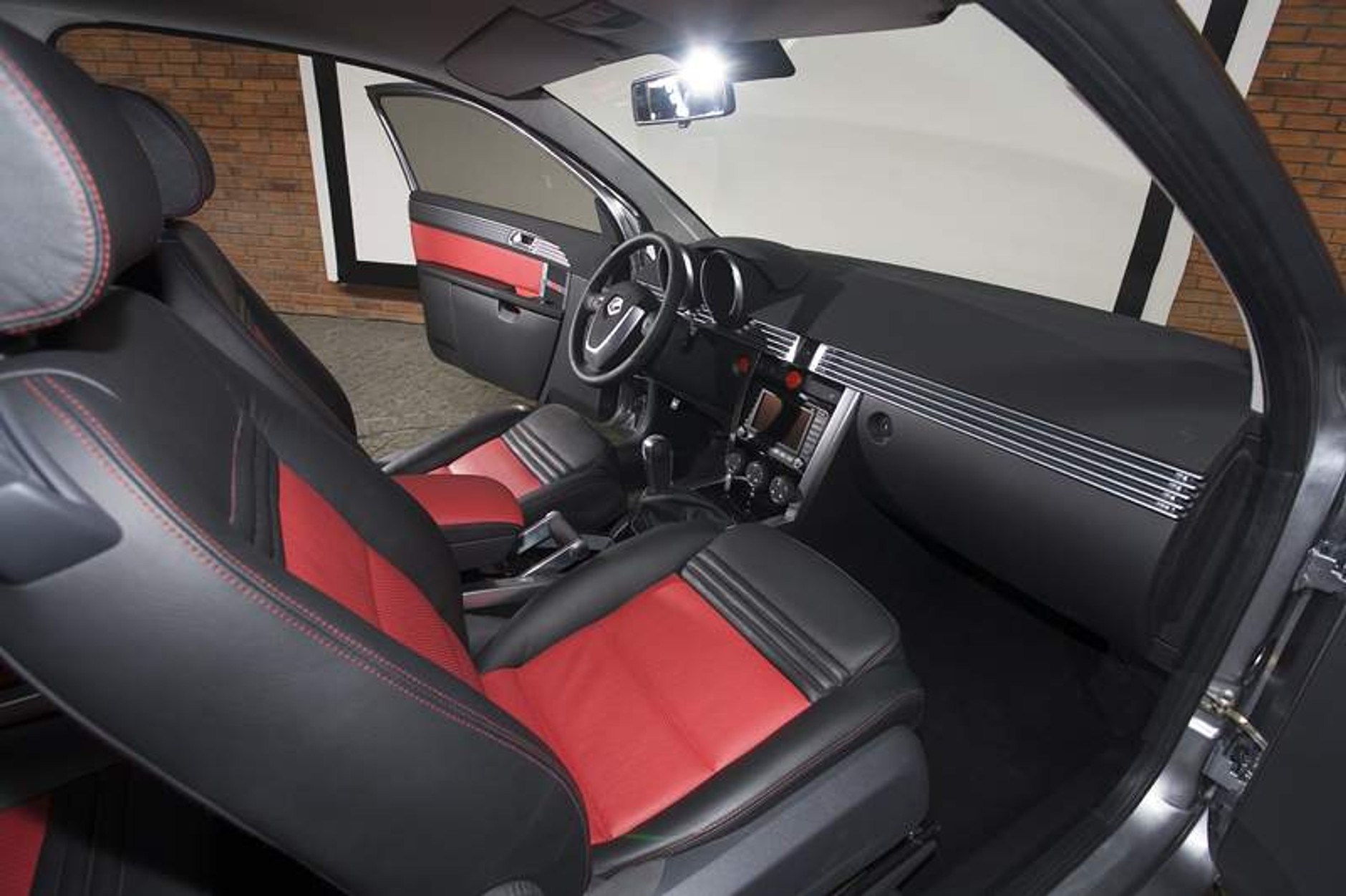 Genewa 2007: studyjna Łada C