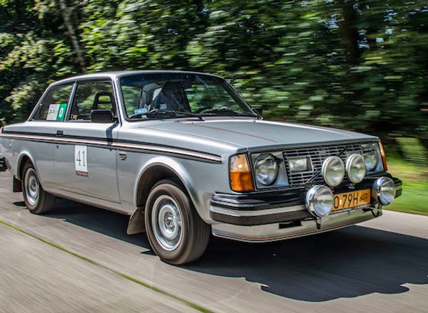 Volvo 242 GT - kanciaste gran turismo ze Szwecji
