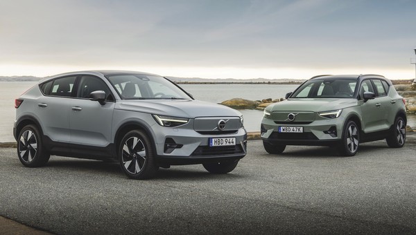 Volvo XC40 Recharge i C40 po liftingu mają większy zasięg i szybsze ładowanie baterii