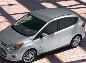 Ford C-Max Hybrid: hybryda dla rodziny?