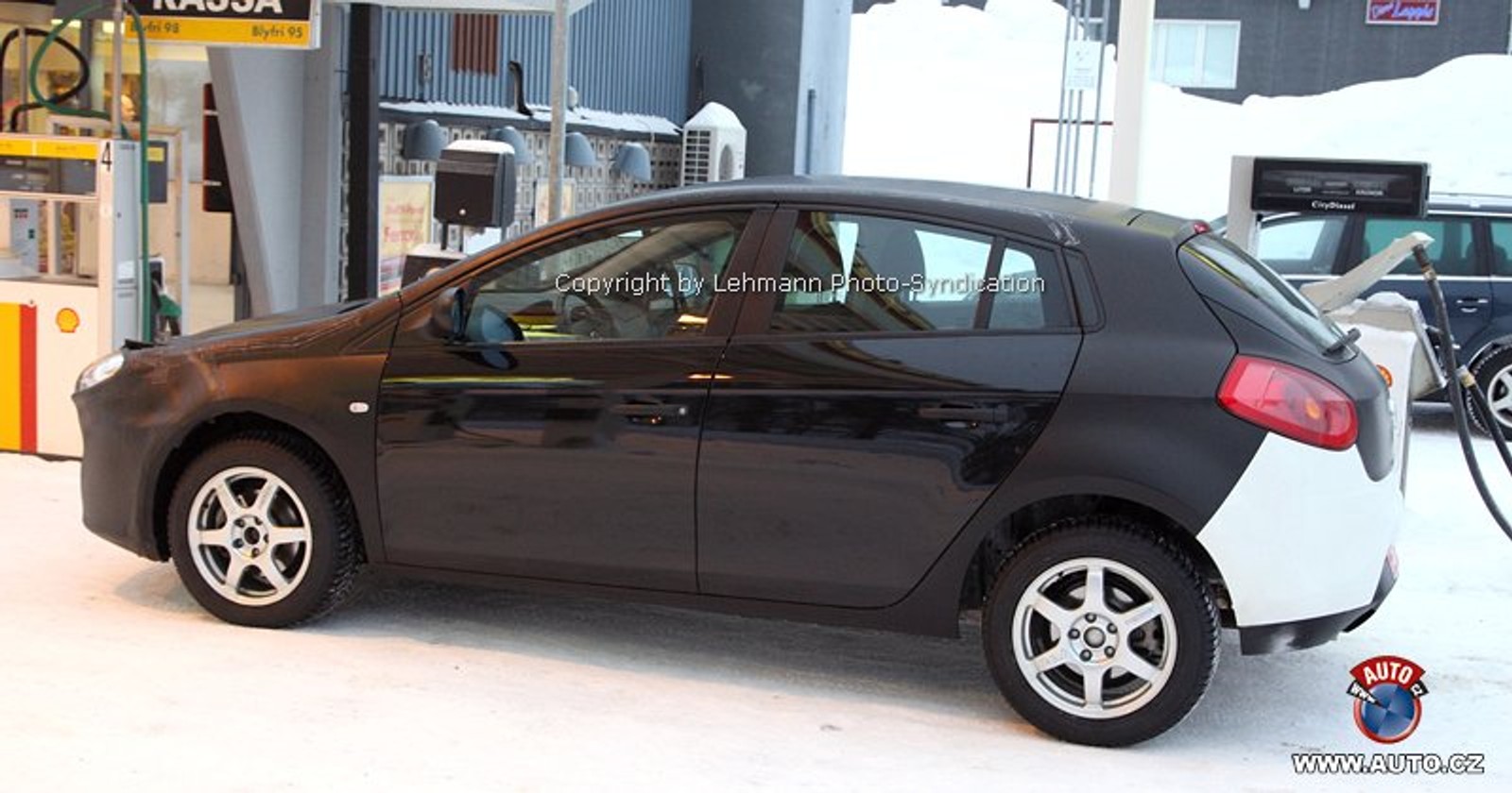 Zdjęcia szpiegowskie: Alfa Romeo 149 (nowe fotografie)