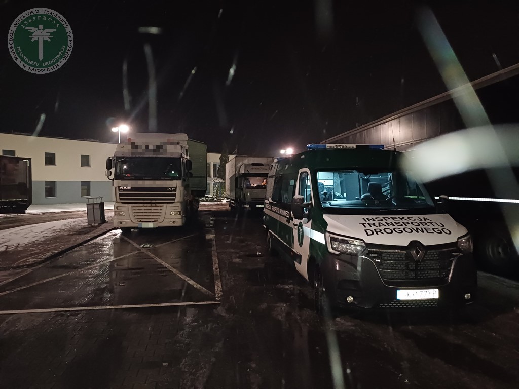 Kontrola ITD transportu nienormatywnego z domkiem holenderskim