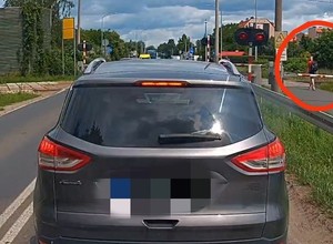 Pieszy nie zamierzał zaczekać. Nagrał go kierowca i dostał 2000 zł mandatu