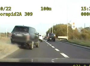 Brawurowa ucieczka Range Roverem. Gdy go zatrzymali, poznali powody [WIDEO]