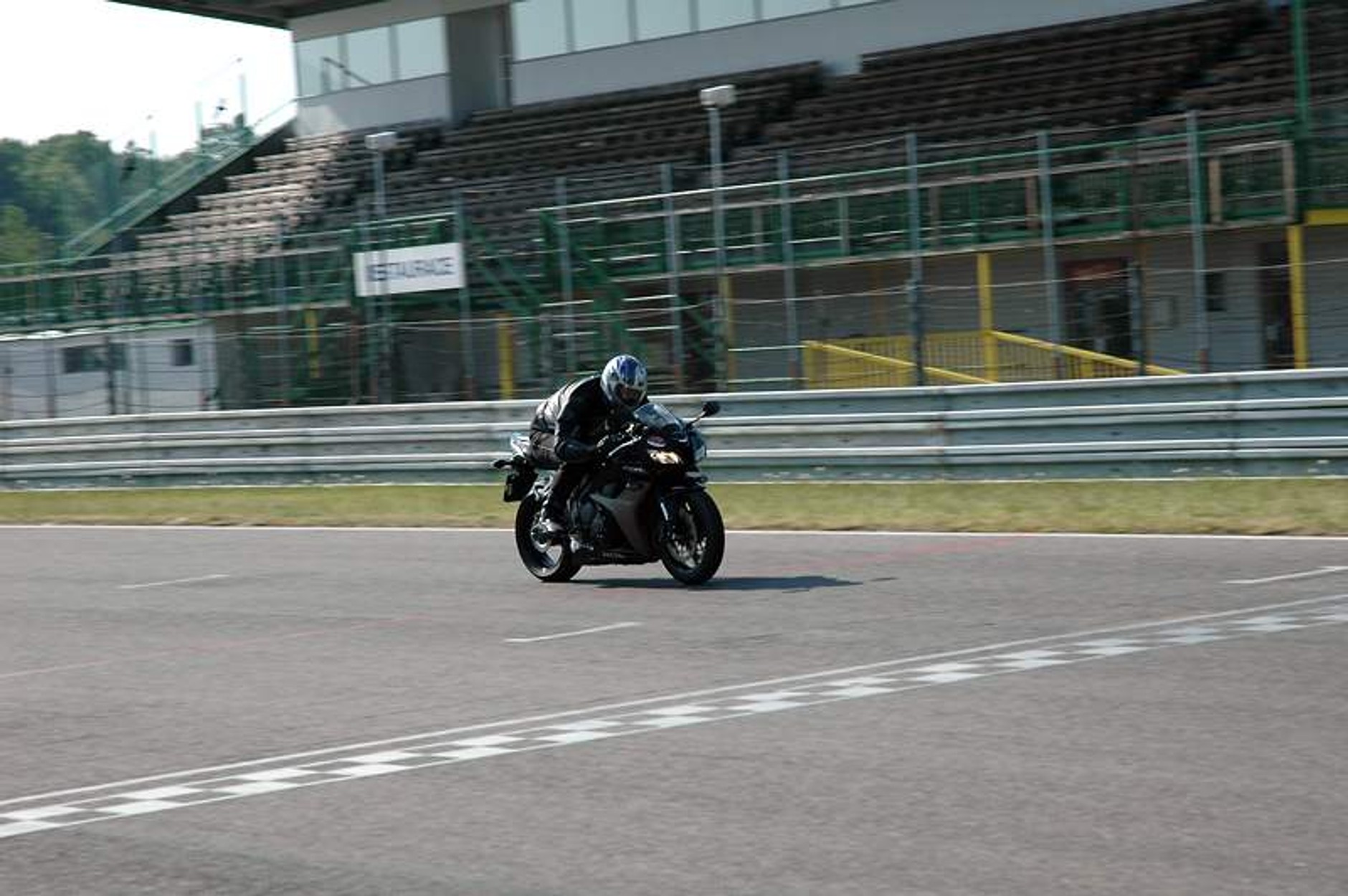 Supermoto Honda Days: nowy CBR600RR na torze