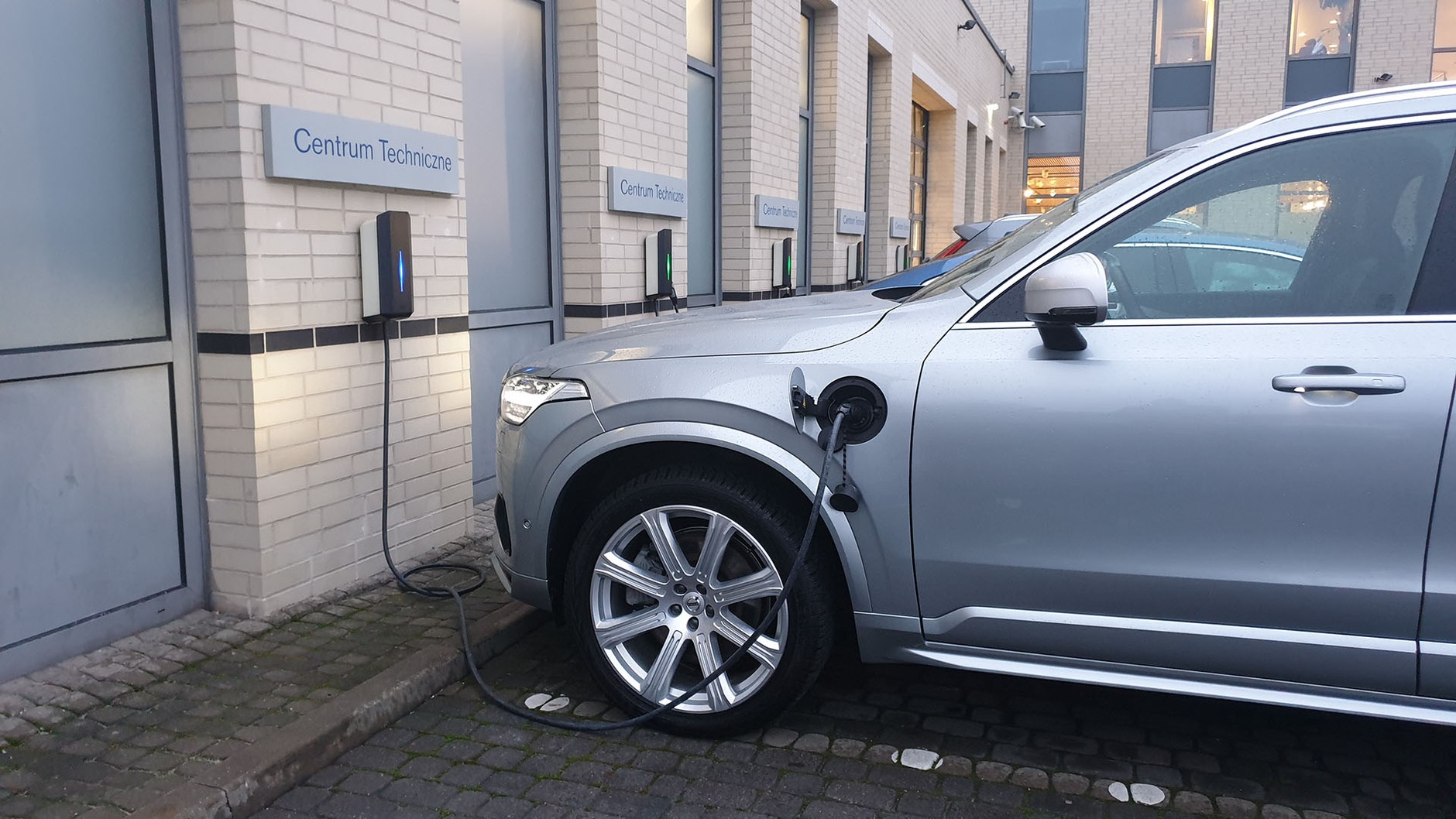 Volvo XC90 – która hybryda będzie lepszym wyborem