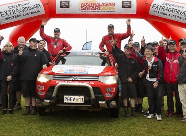 Hybrydowy Outlander na mecie Australasian safari 2014