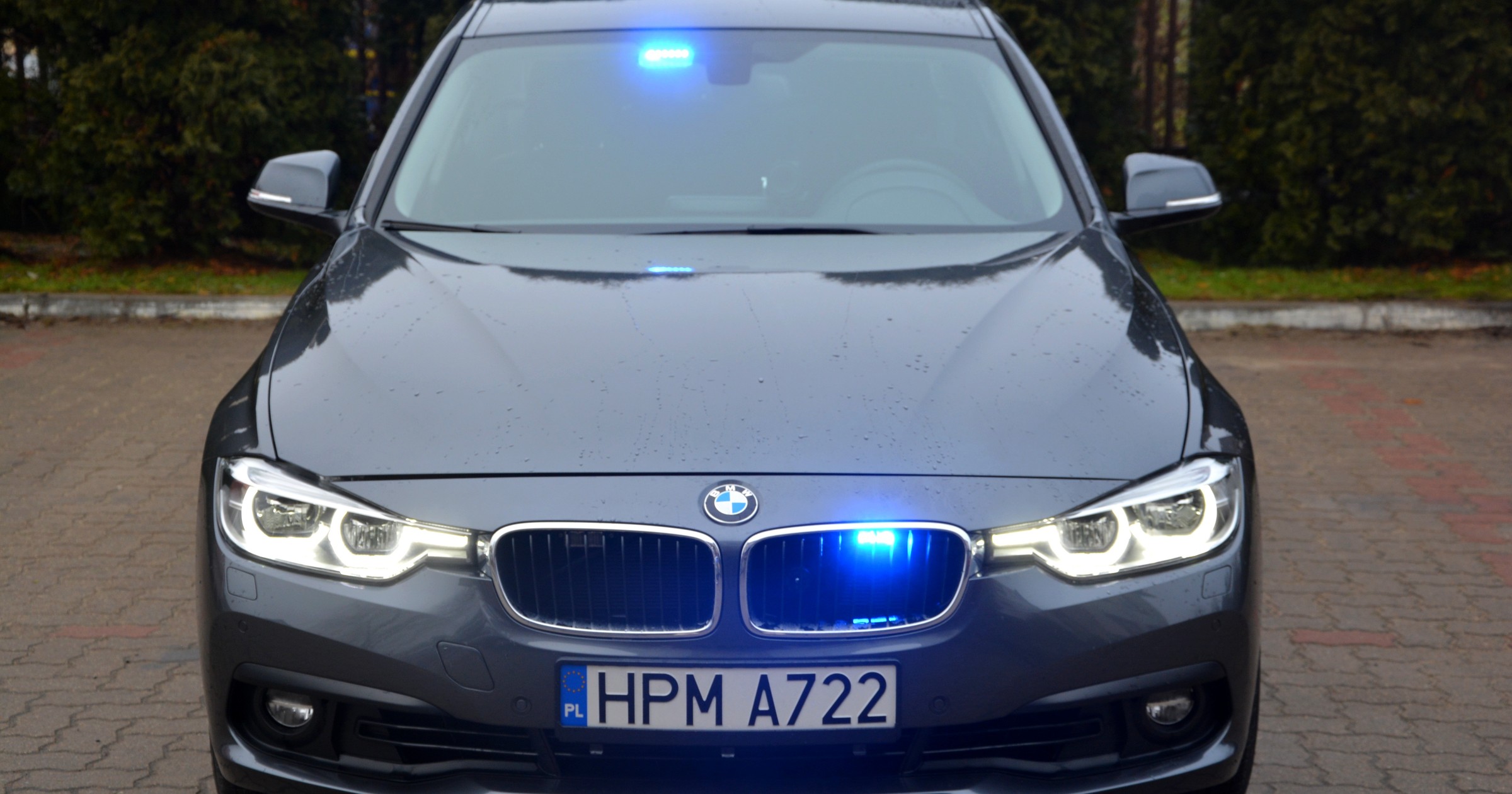 BMW 330i xDrive - nowe nieoznakowane radiowozy policji