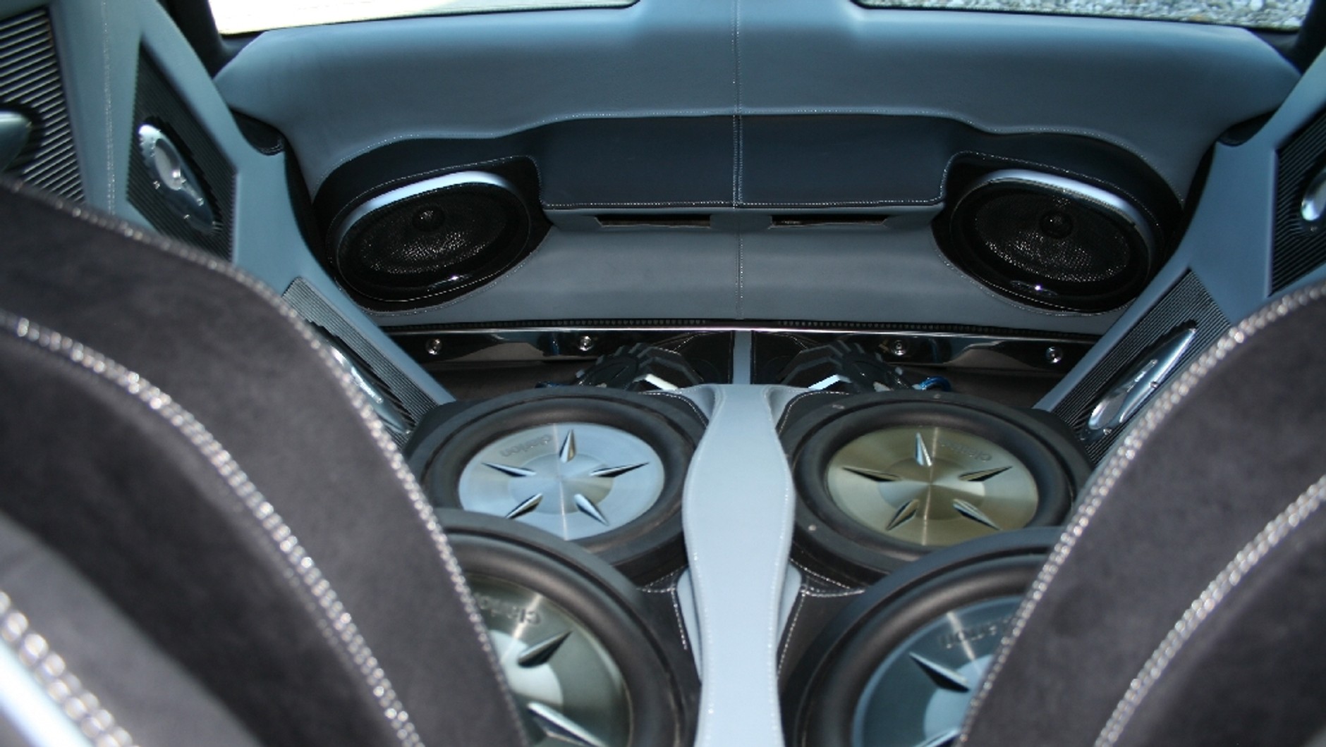 Audi A6 z systemem Clariona