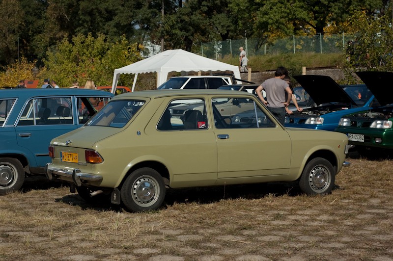 Polskie motocykle i samochody na torze FSO