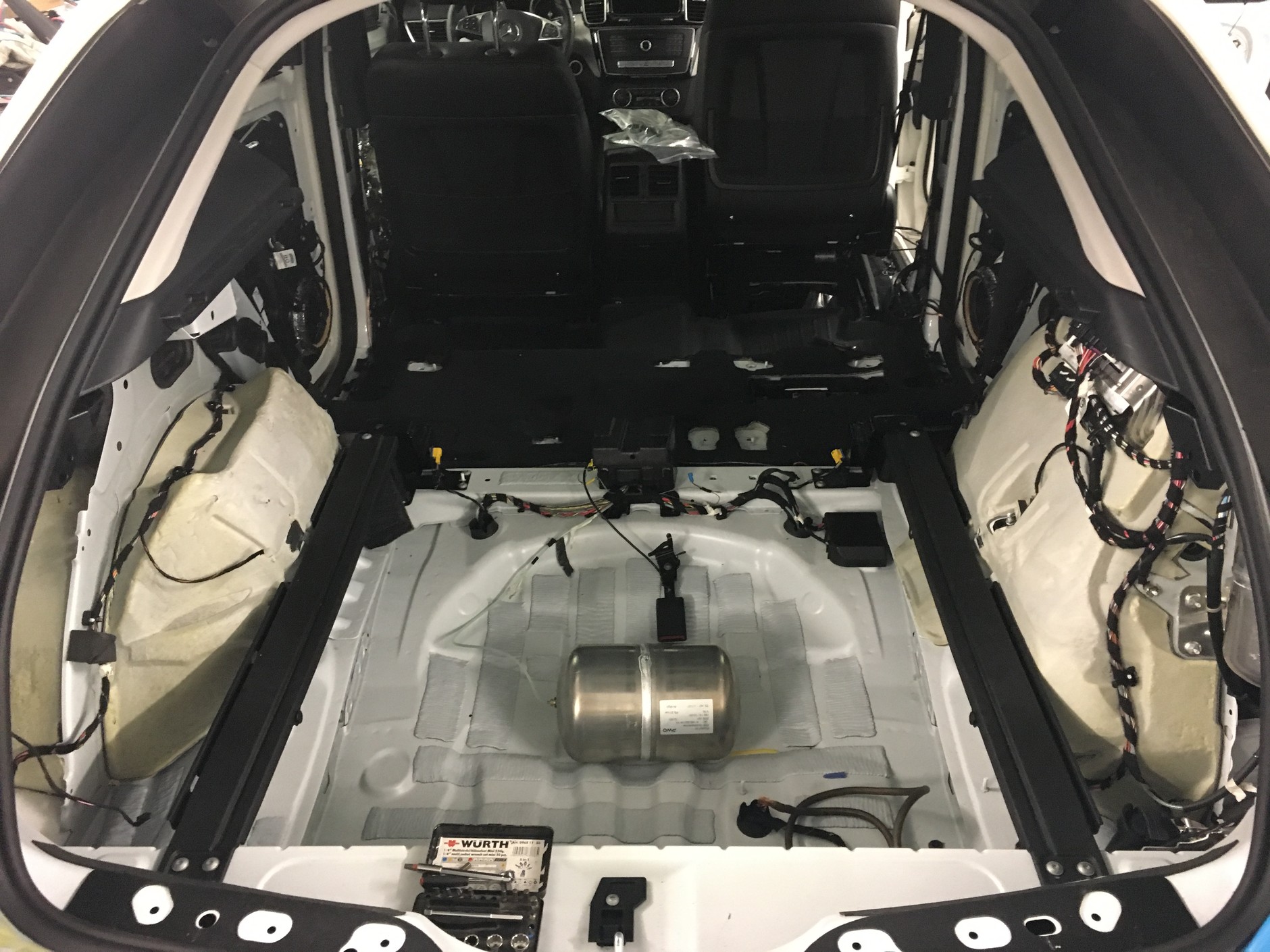 Mercedes GLE przed wygłuszeniem