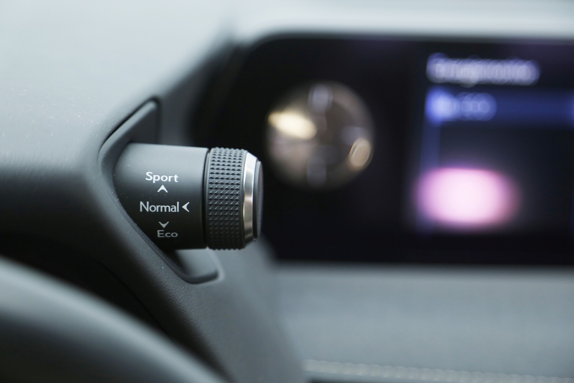 Hybrydowe SUV-y z Azji