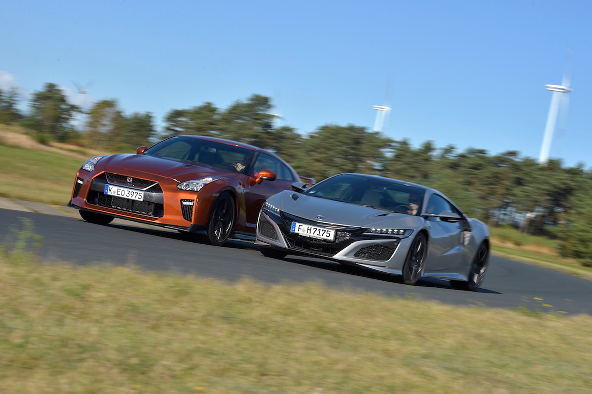 Honda NSX kontra Nissan GT-R