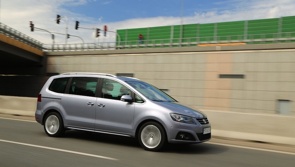 Seat Alhambra - uwaga na awarię napinaczy i poduszek bezpieczeństwa