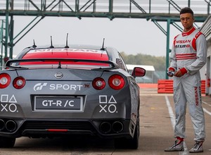Zdalnie sterowany Nissan GT-R okrążył Silverstone!
