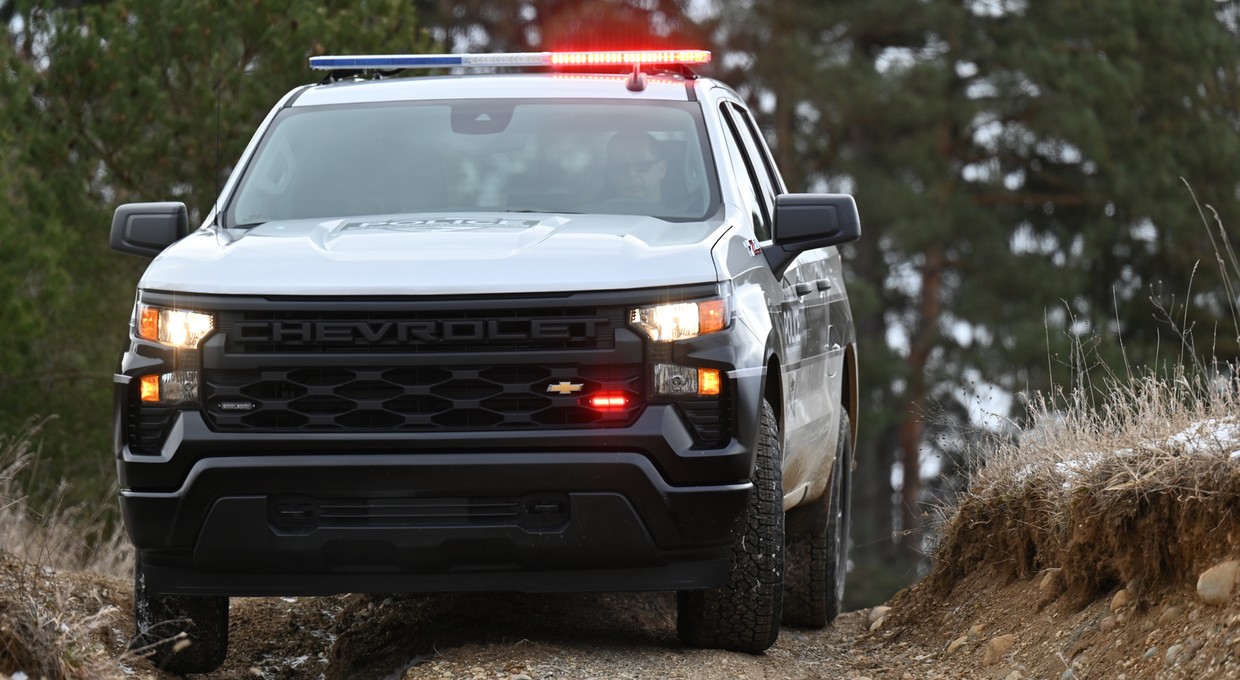 Pościg policyjnym pickupem? Czemu nie, Chevrolet stworzył właśnie wyścigowe Silverado