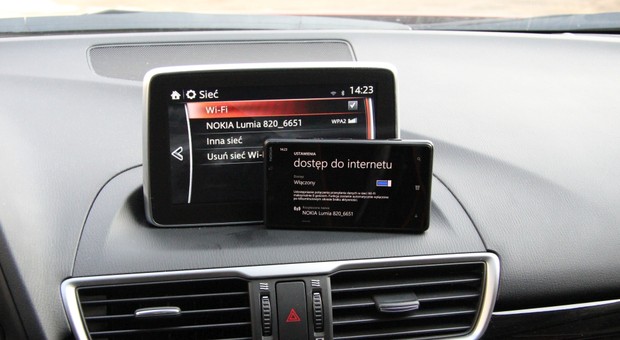 Mazda 3: internet w samochodzie