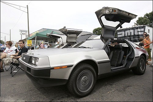 DeLorean DMC-12 powróci do przyszłości (+ wideo)