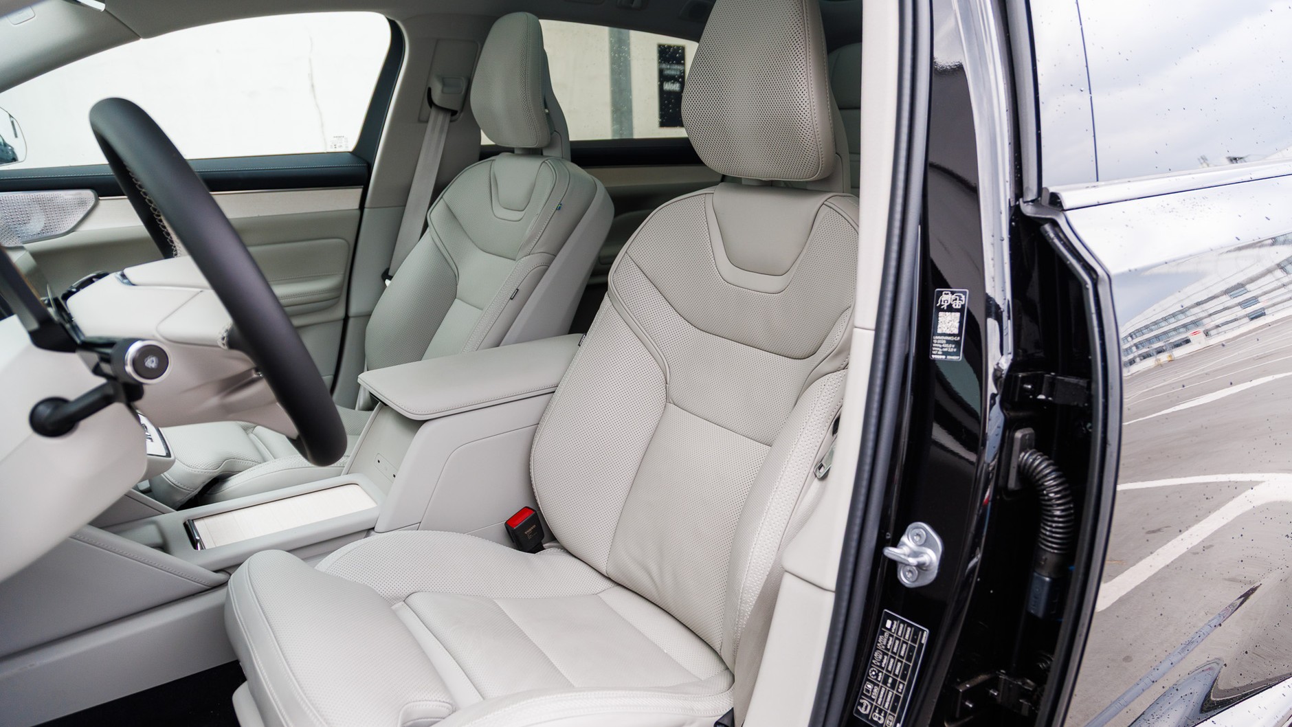 Volvo ES90