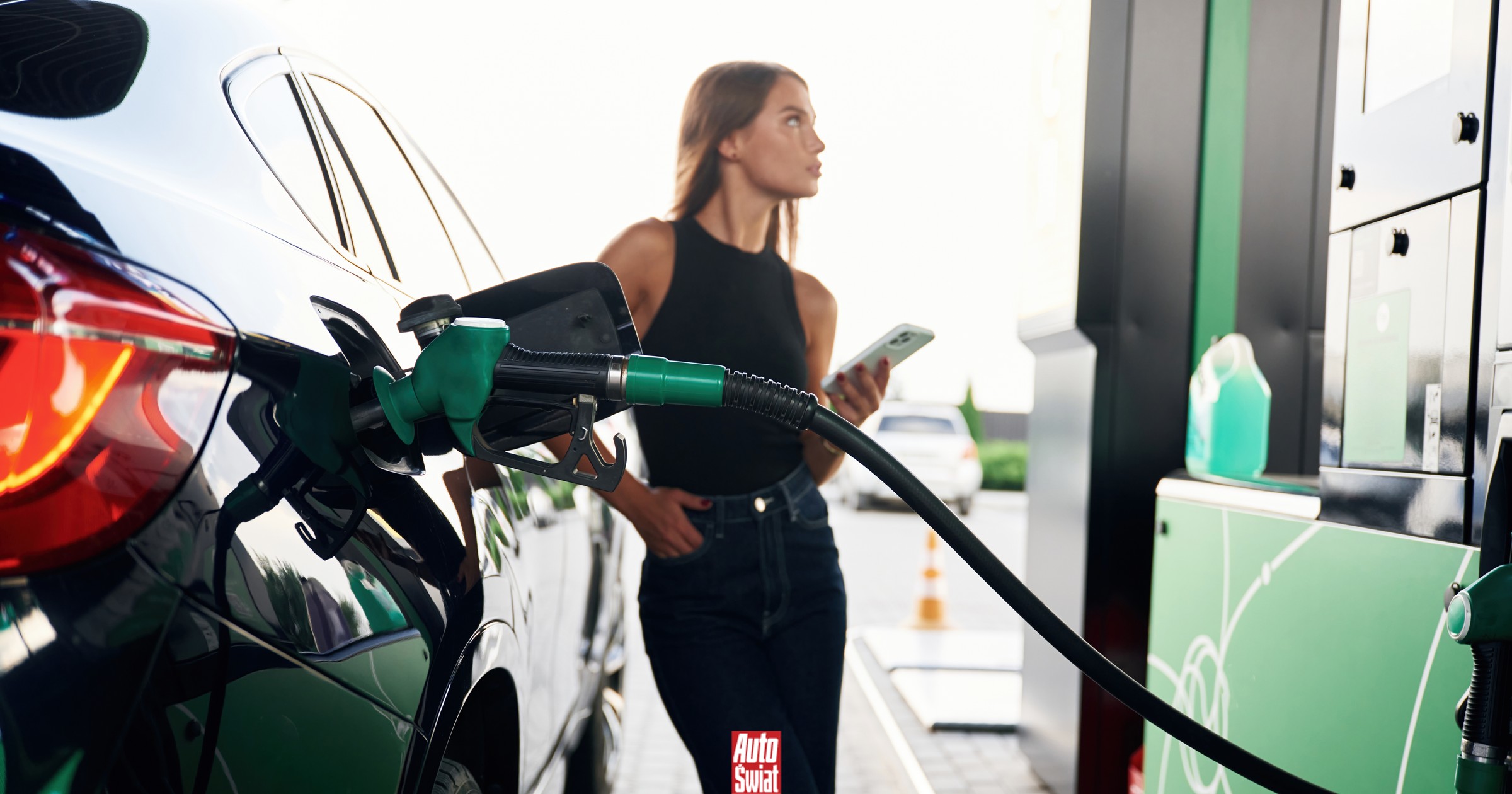 Najczęstsze błędy kierowców na stacjach paliw. Te zachowania irytują wszystkich