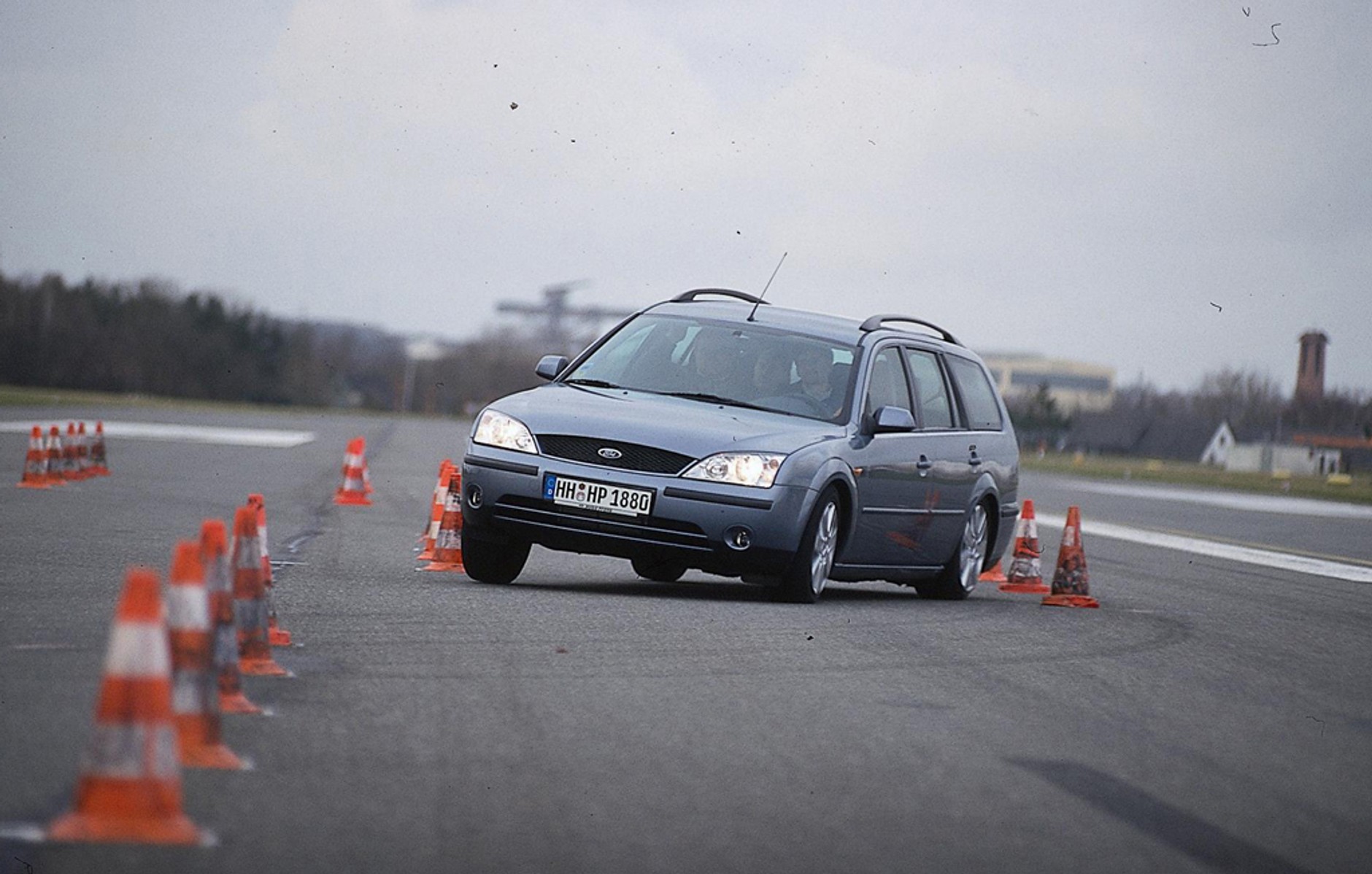 Porównanie: Ford Mondeo 2.0 TDCi kontra Renault Laguna 1.9 dci, Volkswagen Passat 1.9 TDI - Nie ma faworytów