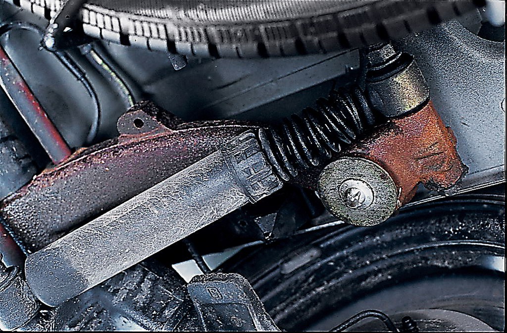 Naprawa tylnej osi Peugeota 206 jest kosztowna