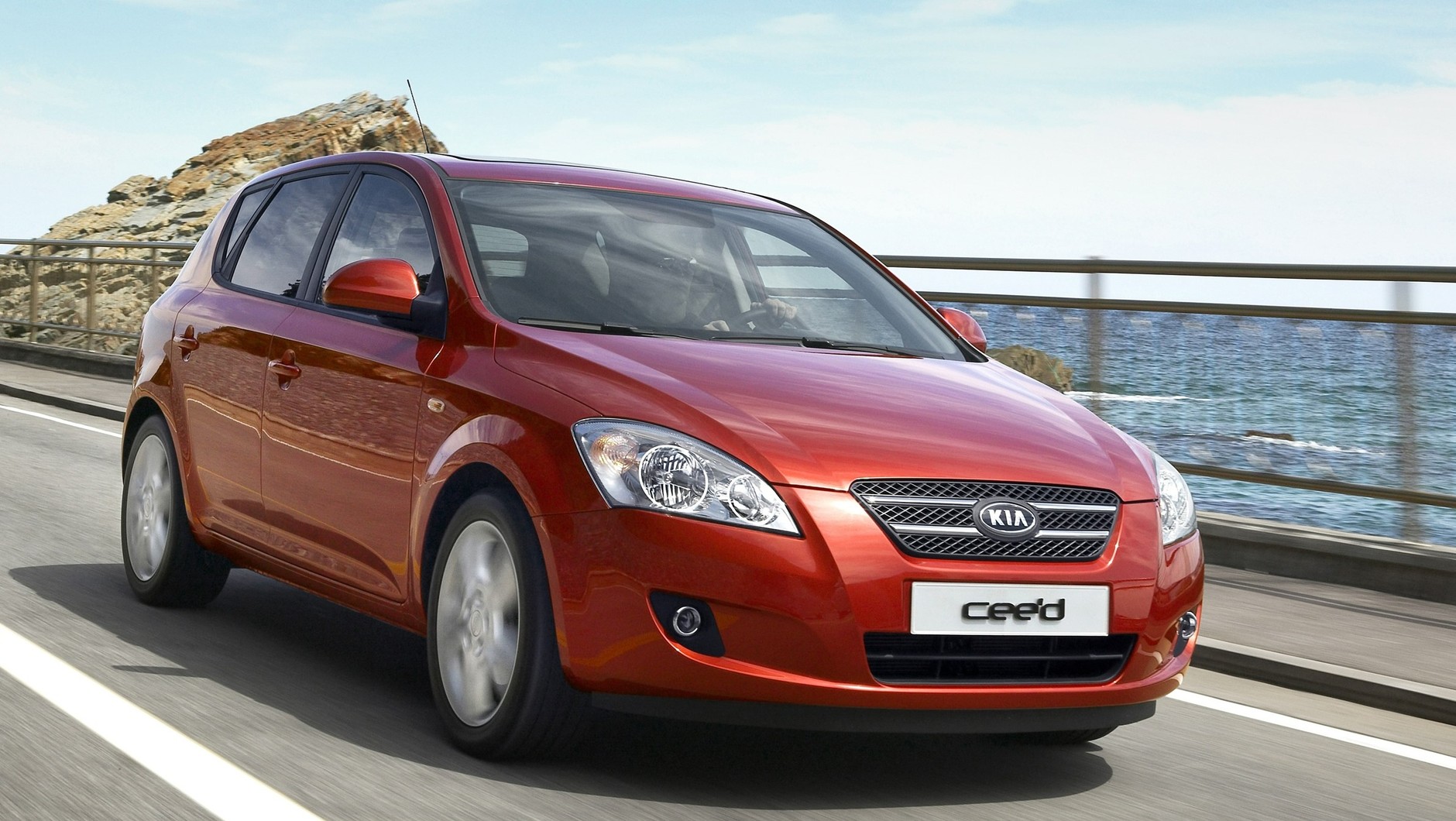 Kia cee'd (pierwsza generacja; 2006-2013)