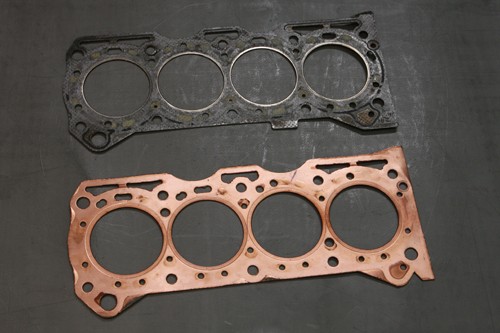 Dorabianie uszczelek głowic i kolektorów - Pokazujemy jak dorabia się częsci do nietypowaych aut