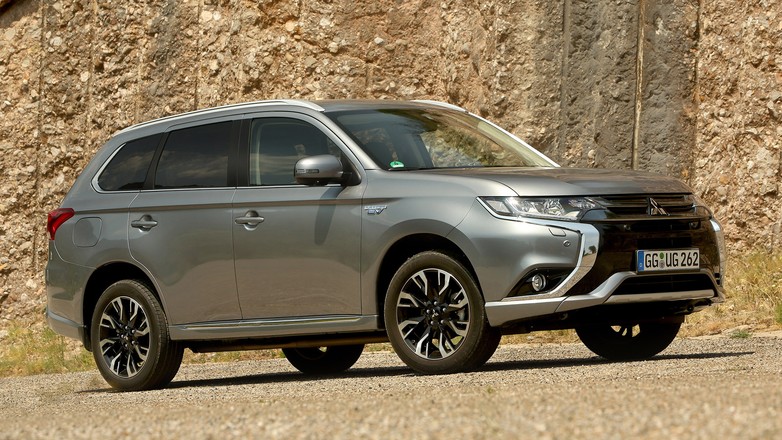Mitsubishi Outlander PHEV - 227 990 zł