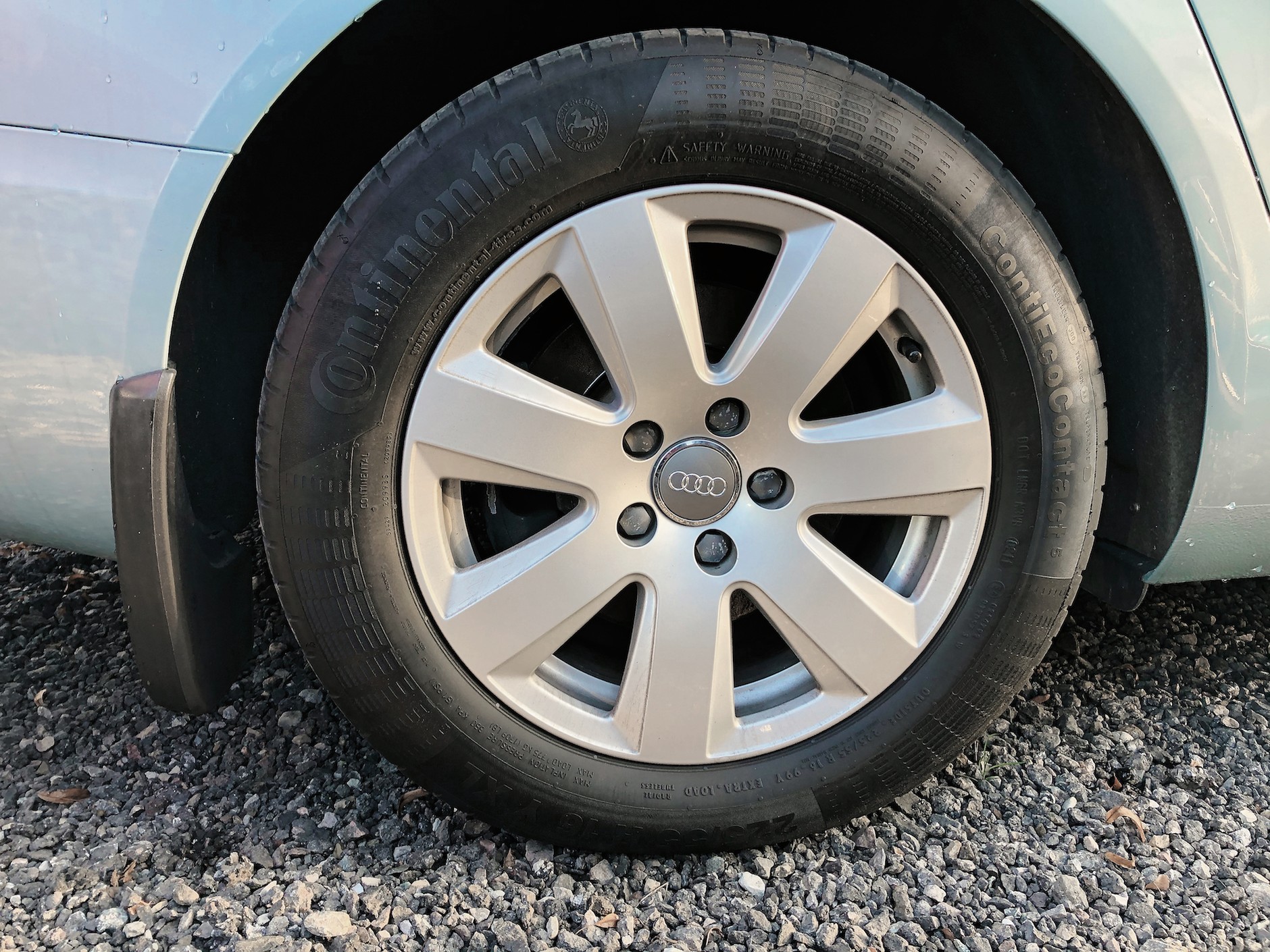 Audi A6 2.4: auto z ogłoszenia