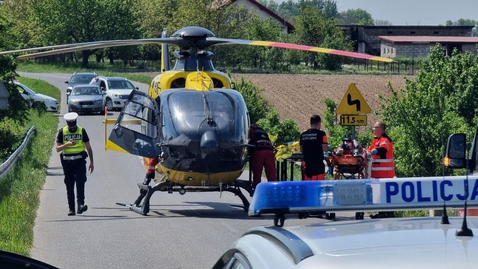 Obraz pochodzący z serwisu https://aleksandrow.policja.gov.pl/kb5/informacje/wiadomosci/147755,Pijany-motocyklista-na-zakazie-uderzyl-w-przydrozne-barierki.html