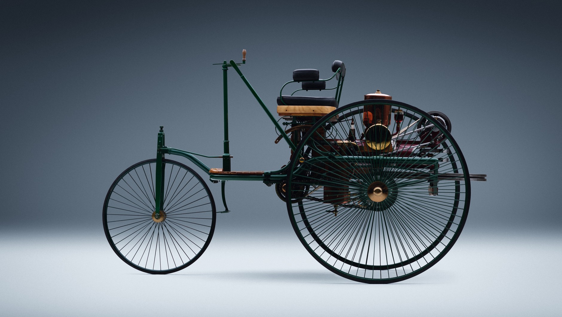Benz Patent-Motorwagen. Autentyczna replika pierwszego na świecie samochodu z 1886 r.