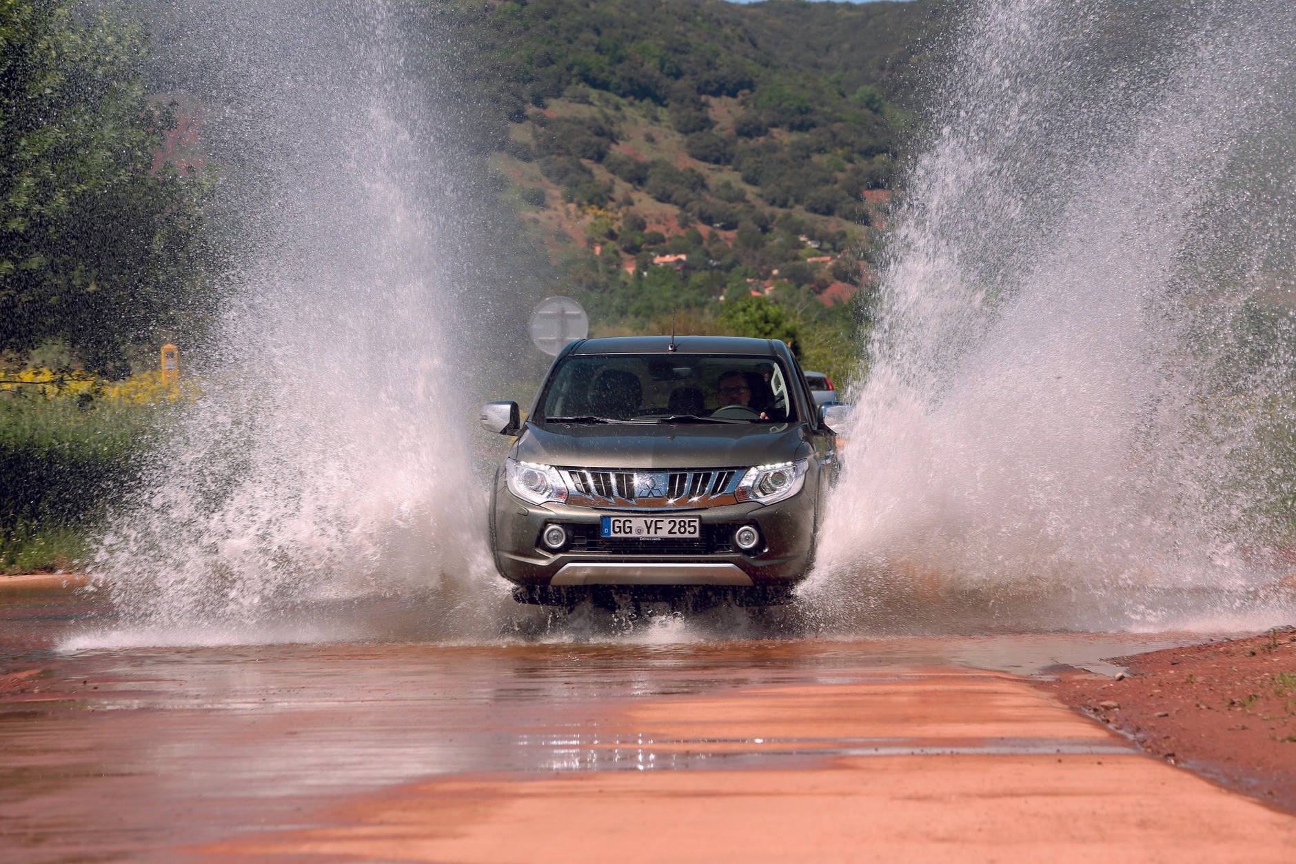Mitsubishi-L200