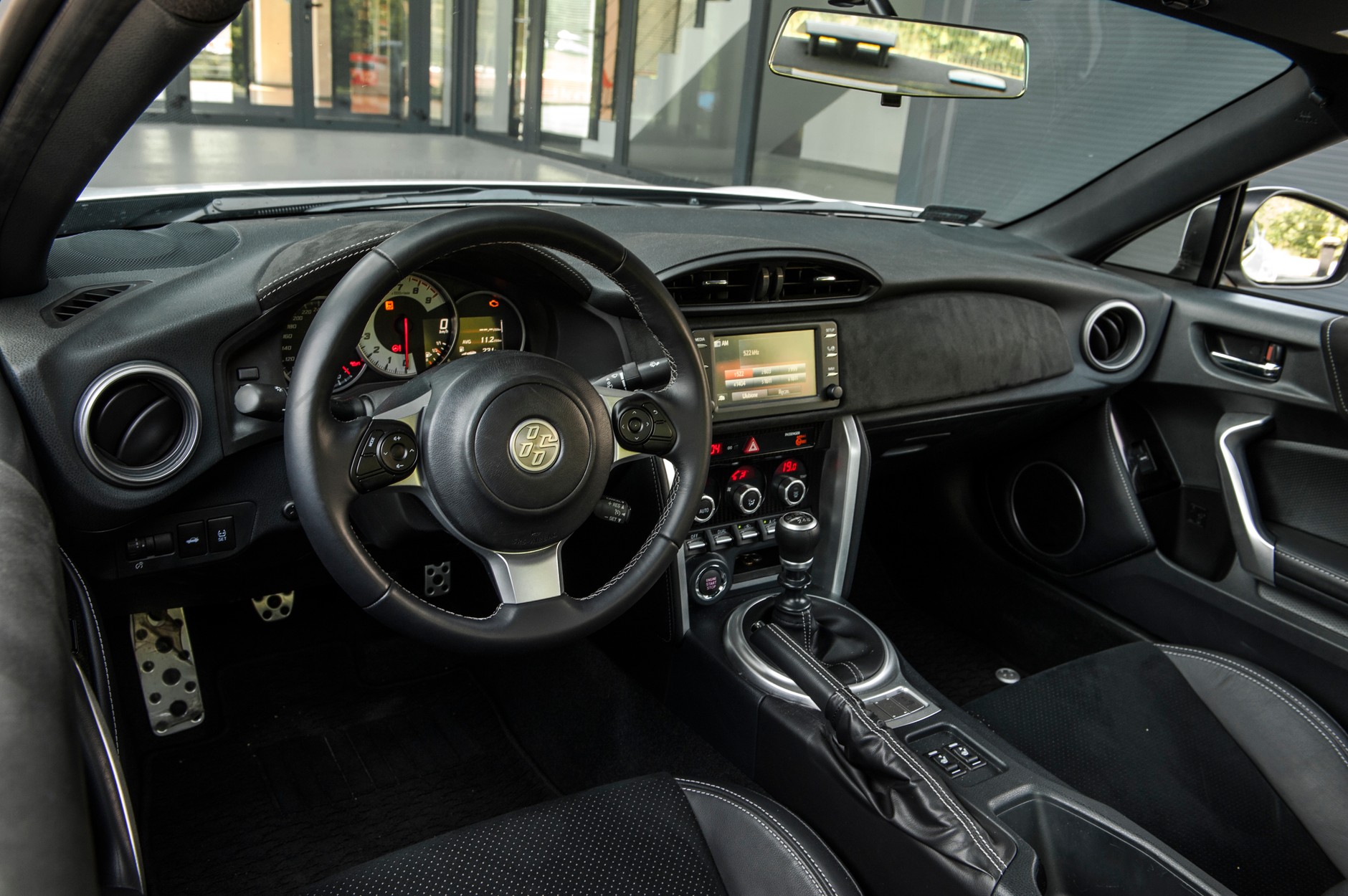 Toyota GT86 vs Renault Megane RS