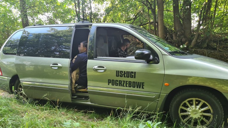 Straż Graniczna zatrzymała pojazd firmy pogrzebowej