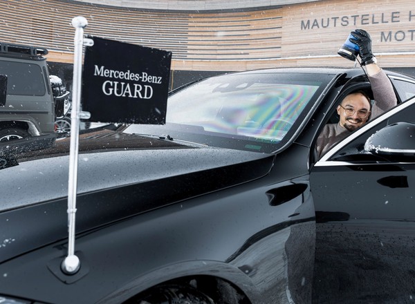 Jechałem Mercedesem droższym nawet od Maybacha. Poczułem się ważny, jak nigdy