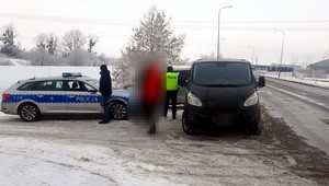 Policjanci postanowili jeszcze zajrzeć na pakę. Wtedy zobaczyli 3 tys. paczek