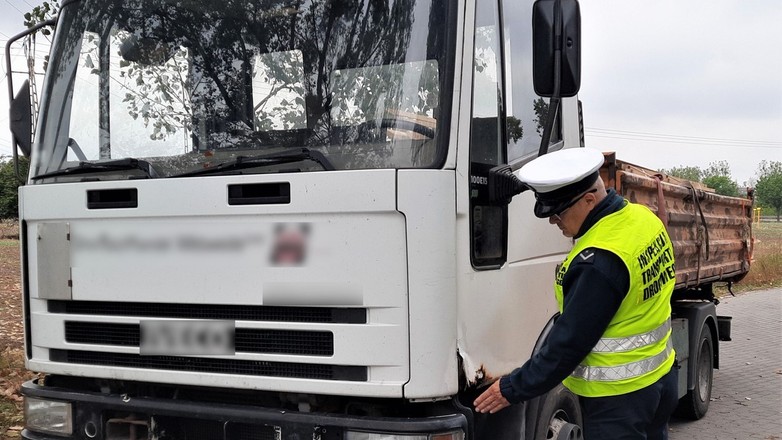 Niesprawna ciężarówka wyeliminowana z ruchu. Jaką karę zapłaci kierowca?