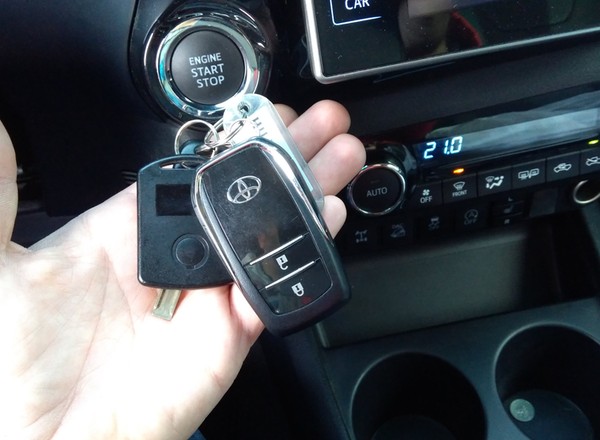 Jak zabezpieczyć auto przed kradzieżą "na przedłużacz"?