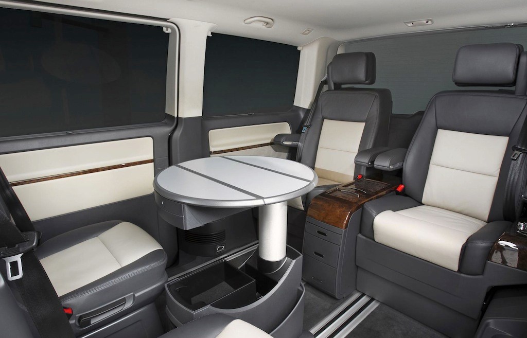 Volkswagen Caravelle Business: bus dla biznesmena